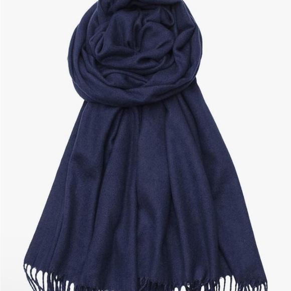 Cashmere one size large shawl / scarf. New - Picture 2 of 3